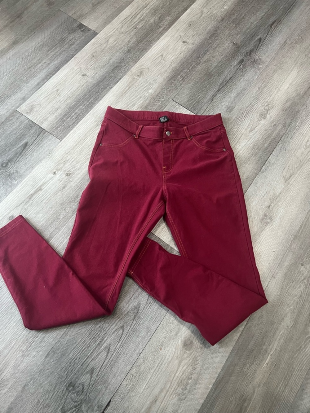 HUE Women's Wine Skinny Jeans